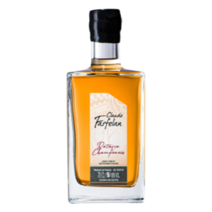 Bouteille de 70 cl de Ratafia Champenois, étiquette "Claude Farfelan", liquide ambré.