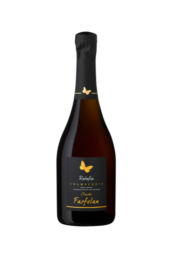 Bouteille de liqueur Ratafia champenois avec étiquette noire et papillon doré.